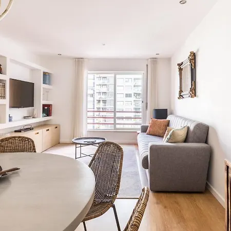 Plum Guide - The Sophmore Apartment