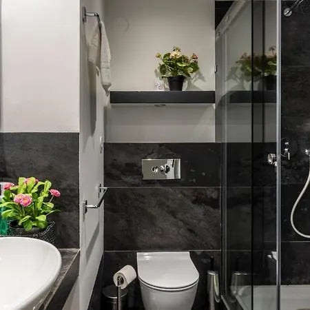 Plum Guide - The Sophmore Apartment *