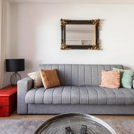 Apartman Plum Guide - The Sophmore